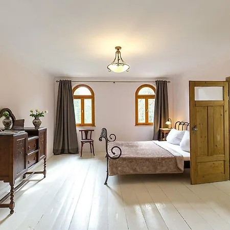 Hébergement de vacances Charmantes Ferienhaus In Guerth Mit Terrasse Und Garten