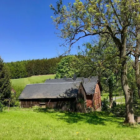 Charmantes Ferienhaus In Guerth Mit Terrasse Und Garten Hébergement de vacances