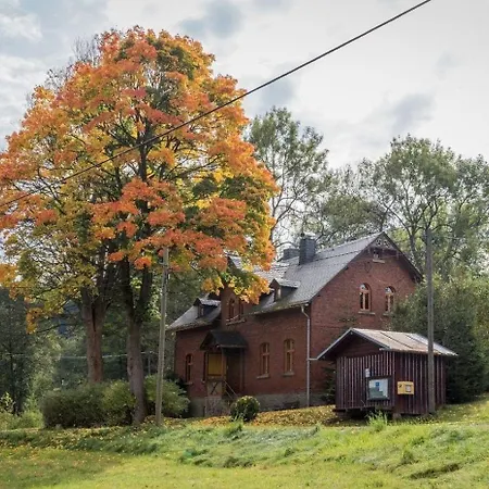 Charmantes Ferienhaus In Guerth Mit Terrasse Und Garten *