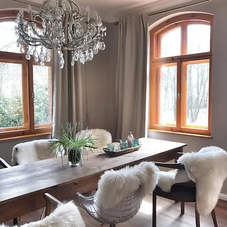 Charmantes Ferienhaus In Guerth Mit Terrasse Und Garten